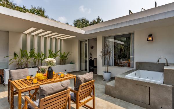 La Verona Estate – Villa – 02